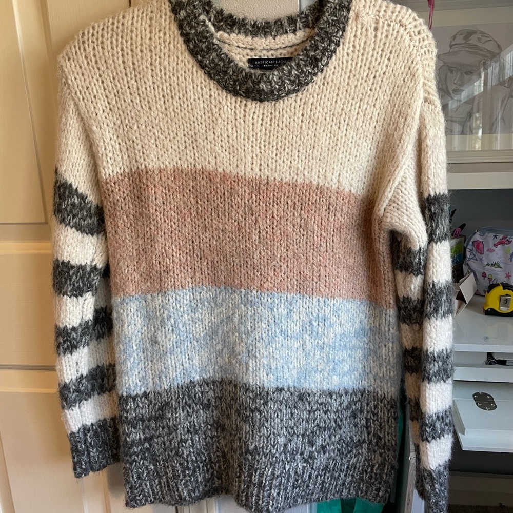 American Eagle Sweater
